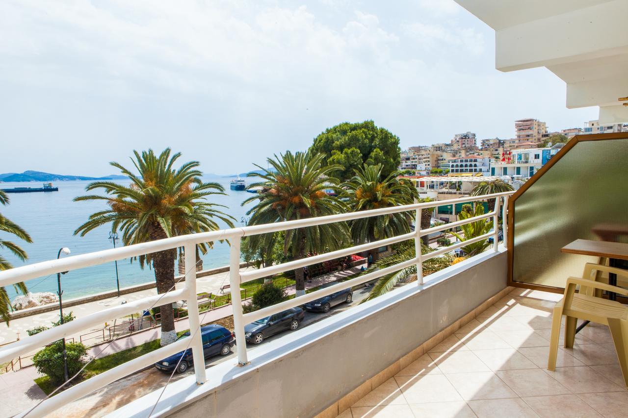 Hotel Pini Sarandë Exterior foto