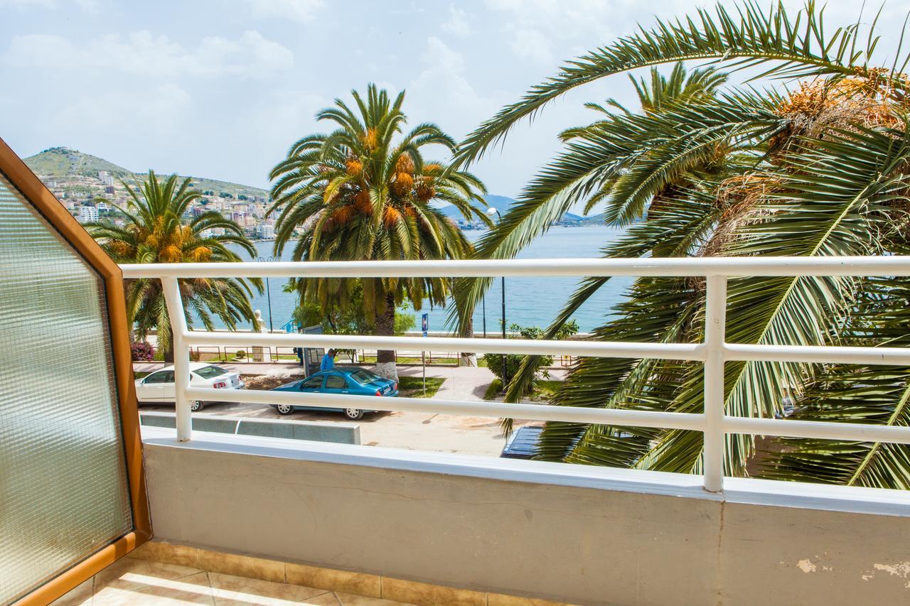 Hotel Pini Sarandë Exterior foto