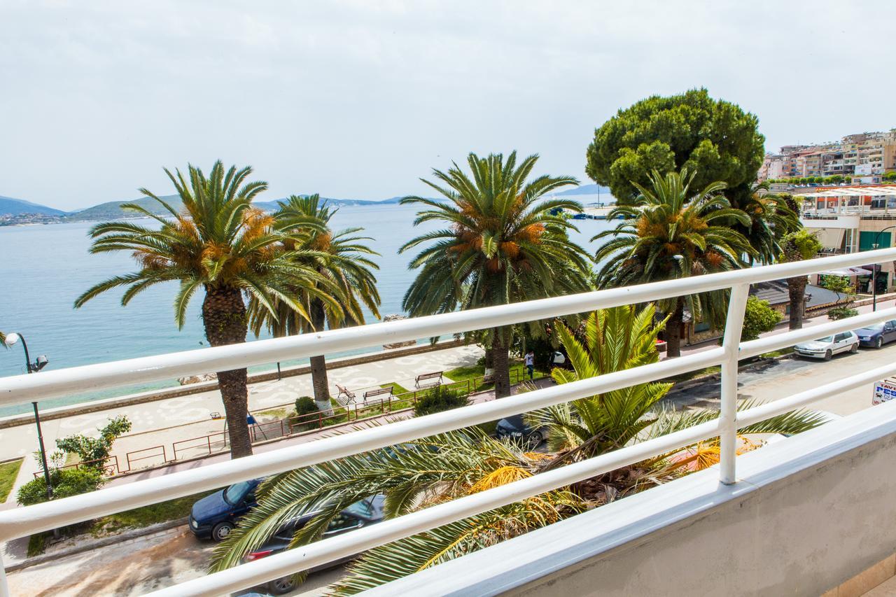 Hotel Pini Sarandë Exterior foto